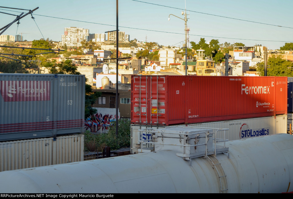 FXEU Container red scheme